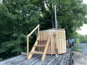 Vintage Caravan Rental on a Farm for Glamping in Tennessee - Grandview, Tennessee - glamping.directory