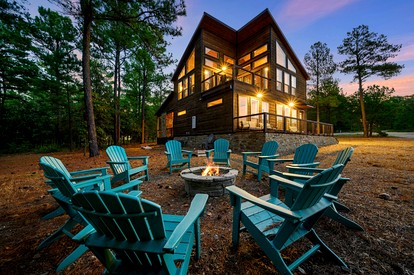 Outstanding Cabin with Fire Pit, Hot-tub and Fireplace in Broken Bow, Oklahoma - glamping.directory