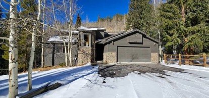 Beautiful Vacation Rental with Creek Running Through the Property for a Relaxing Getaway in Nature in Breckenridge, Colorado - glamping.directory