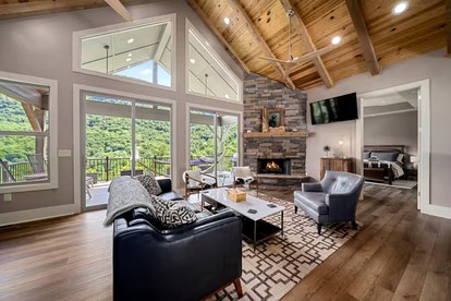 Mountain Hideaway with Waterfall Views & Relaxing Hammocks in Chimney Rock, North Carolina - Chimney Rock, North Carolina - glamping.directory