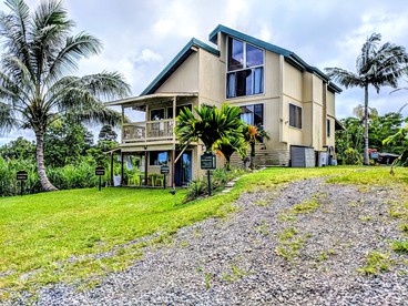 Stunning Cabin Rental near the Waipio Valley, Hawaii - Pepeekeo, Hawaii - glamping.directory