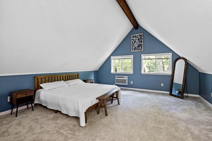 Fantastic Cabin with Barbecue and Hot-tub in Gerrardstown, West Virginia - Gerrardstown, West Virginia - glamping.directory