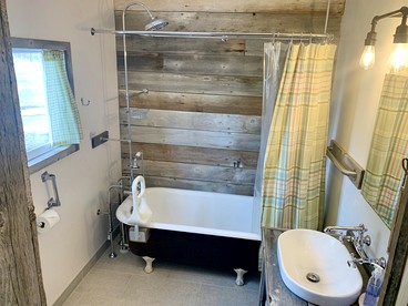 Stunning Cottage with Fire Pit in Saratoga, Wyoming - Saratoga , Wyoming - glamping.directory