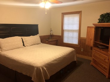 Rustic Cabin in Tennessee, Perfect for Vacation in the Great Smokies - Pigeon Forge, Tennessee - glamping.directory