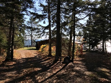 Gorgeous Log Cabin by Lake Superior for a Peaceful Escape in Nature in Lutsen, Minnesota - Lutsen, Minnesota - glamping.directory
