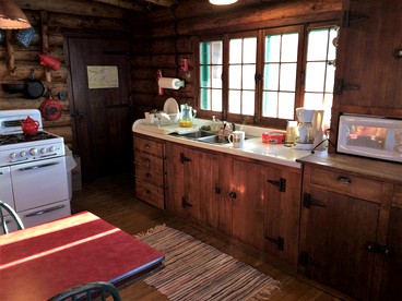 Gorgeous Log Cabin by Lake Superior for a Peaceful Escape in Nature in Lutsen, Minnesota - Lutsen, Minnesota - glamping.directory