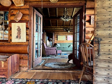 Gorgeous Log Cabin by Lake Superior for a Peaceful Escape in Nature in Lutsen, Minnesota - Lutsen, Minnesota - glamping.directory