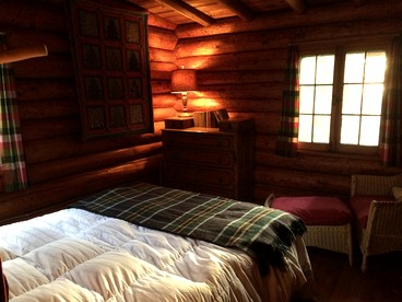 Gorgeous Log Cabin by Lake Superior for a Peaceful Escape in Nature in Lutsen, Minnesota - Lutsen, Minnesota - glamping.directory