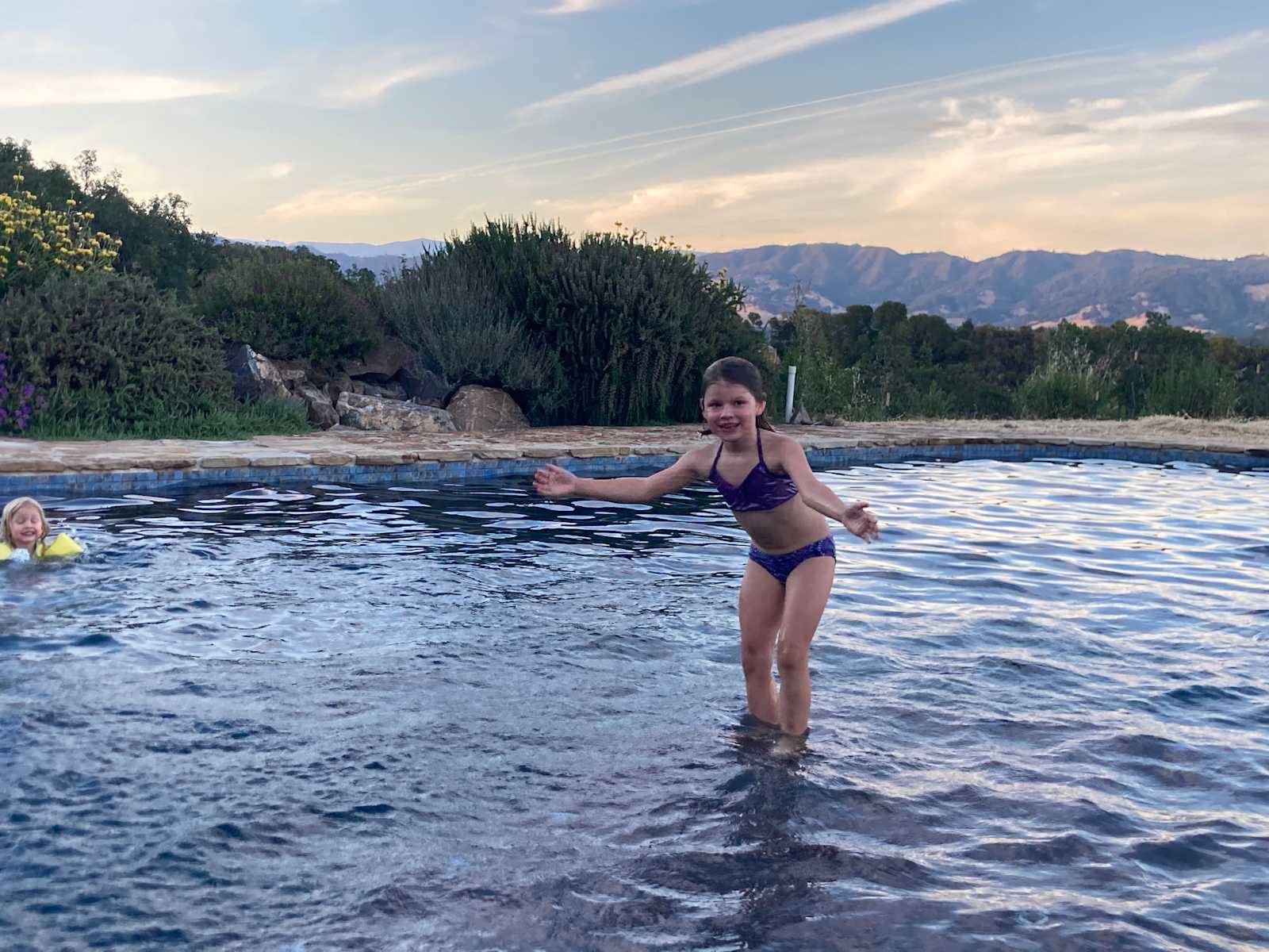 Biggie Swims - Ukiah, California - glamping.directory