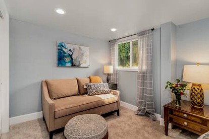 Peaceful Stylish Coastal Retreat with Private Entrance & Fenced Patio near Port Angeles Fine Arts Center, Port Angeles, WA - Port Angeles, Washington - glamping.directory