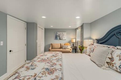Peaceful Stylish Coastal Retreat with Private Entrance & Fenced Patio near Port Angeles Fine Arts Center, Port Angeles, WA - Port Angeles, Washington - glamping.directory