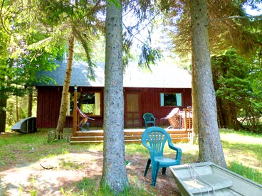 Rustic Cabin Rental on a Wildlife Sanctuary in Manistee, Michigan - Manistee, Michigan - glamping.directory