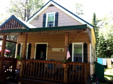 Family Camping Cabin Rental in the Adirondacks in Upstate New York - Caroga Lake, New York - glamping.directory