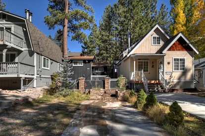 Cozy Mountain Cabin with Enclosed Yard & BBQ Near Big Bear Lake – Big Bear, CA - Big Bear Lake, California - glamping.directory