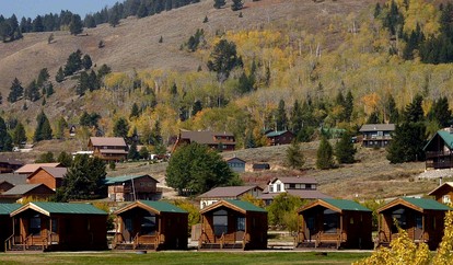 Fantastic Cabin with Fire Pit Close to West Yellowstone, Montana - West Yellowstone, Montana - glamping.directory