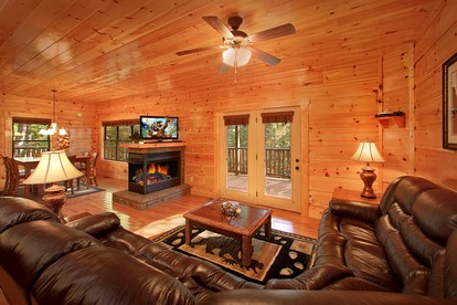Warm and Cozy Gatlinburg Cabin Rental for a Fun-Filled Tennessee Vacation - Gatlinburg, Tennessee - glamping.directory