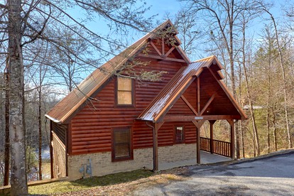 Warm and Cozy Gatlinburg Cabin Rental for a Fun-Filled Tennessee Vacation - glamping.directory