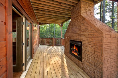 Warm and Cozy Gatlinburg Cabin Rental for a Fun-Filled Tennessee Vacation - Gatlinburg, Tennessee - glamping.directory
