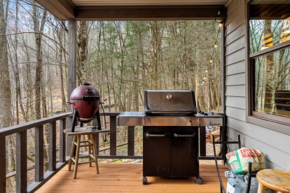 Charming Cabin Nestled in the Forest near the Toccoa River in Suches, Georgia - Suches, Georgia - glamping.directory
