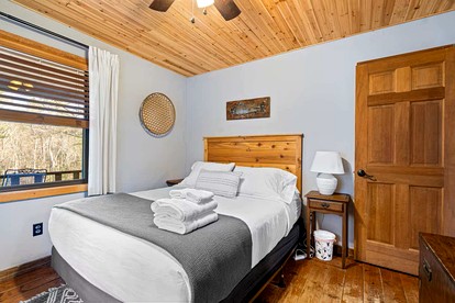 Charming Cabin Nestled in the Forest near the Toccoa River in Suches, Georgia - Suches, Georgia - glamping.directory