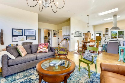 Impressive Cottage with Hot-tub and Barbecue in Forestville, California - Forestville, California - glamping.directory