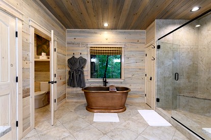Cozy Adventure Cabin with Hot Tub & Arcade Near Broken Bow Lake, Hochatown OK - Broken Bow, Oklahoma - glamping.directory