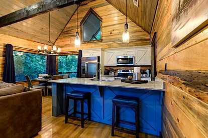 Cozy Adventure Cabin with Hot Tub & Arcade Near Broken Bow Lake, Hochatown OK - Broken Bow, Oklahoma - glamping.directory