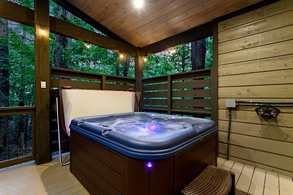 Cozy Adventure Cabin with Hot Tub & Arcade Near Broken Bow Lake, Hochatown OK - Broken Bow, Oklahoma - glamping.directory