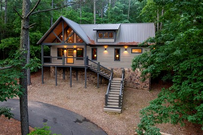 Cozy Adventure Cabin with Hot Tub & Arcade Near Broken Bow Lake, Hochatown OK - glamping.directory