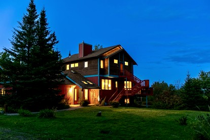 Family-Friendly Cabin Surrounded by Nature with Indoor Sauna in Grand Marais, Minnesota - glamping.directory