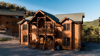 Enormous Cabin Rental for Group Getaways and Family Vacations in Tennessee - glamping.directory