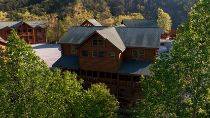 Enormous Cabin Rental for Group Getaways and Family Vacations in Tennessee - Sevierville, Tennessee - glamping.directory