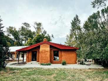 Romantic Escapes at this Riverside Cottage Rental on the Pecos River, New Mexico - glamping.directory