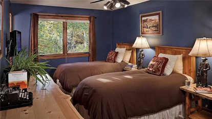 Mountainside Vacation Rental with Ski Access in Steamboat Springs, Colorado - Steamboat Springs, Colorado - glamping.directory