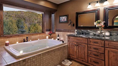 Mountainside Vacation Rental with Ski Access in Steamboat Springs, Colorado - Steamboat Springs, Colorado - glamping.directory