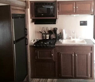 Secluded Caravan Rental for Families on Lake Wylie near Charlotte - Charlotte, North Carolina - glamping.directory