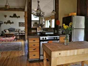 Charming Cabin with Mountain Views near Indian Peaks Wilderness in Nederland, Colorado - Nederland, Colorado - glamping.directory