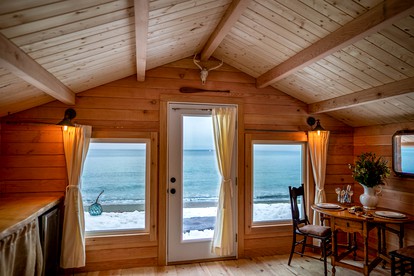 Beachfront Glamping Cabin with Mountain Views near Homer, Alaska - Seldovia, Alaska - glamping.directory