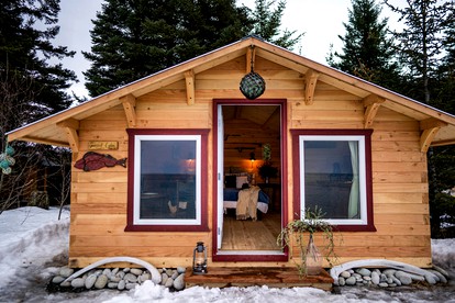 Beachfront Glamping Cabin with Mountain Views near Homer, Alaska - glamping.directory