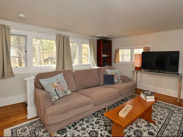 Idyllic Getaway Cottage in the Woods near Woodstock, New York - Woodstock, New York - glamping.directory