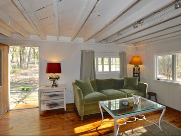 Idyllic Getaway Cottage in the Woods near Woodstock, New York - Woodstock, New York - glamping.directory