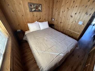 Stylish Modern Tiny House on Wheels with Stunning Mountain Views Near Lone Pine, California - Lone Pine, California - glamping.directory