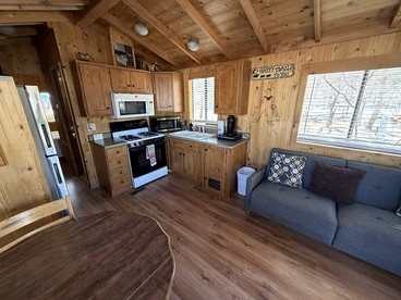 Stylish Modern Tiny House on Wheels with Stunning Mountain Views Near Lone Pine, California - Lone Pine, California - glamping.directory