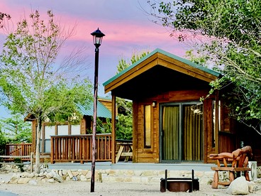 Stylish Modern Tiny House on Wheels with Stunning Mountain Views Near Lone Pine, California - Lone Pine, California - glamping.directory