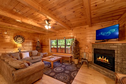 Mountain Cabin Rental Perfect for Group Glamping in Tennessee - Gatlinburg, Tennessee - glamping.directory
