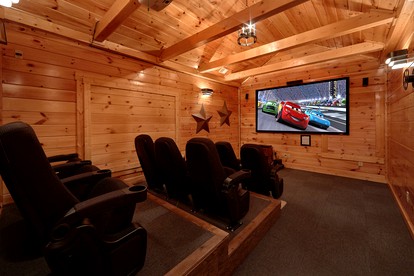 Mountain Cabin Rental Perfect for Group Glamping in Tennessee - Gatlinburg, Tennessee - glamping.directory