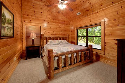 Mountain Cabin Rental Perfect for Group Glamping in Tennessee - Gatlinburg, Tennessee - glamping.directory