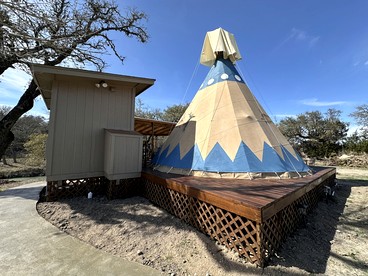 Incredible Multi-Unit Stay with Cabins and Tipi in Bandera, Texas - Bandera, Texas - glamping.directory