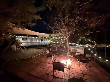 Scenic Airstream with Hot Tub and Firepit, Perfect for a Romantic Glamping Getaway for Couples - Lawton, Oklahoma - glamping.directory
