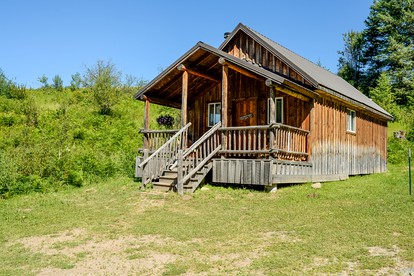Western-Themed Cabins on Luxury Bull Ranch in Washington State - Kettle Falls, Washington - glamping.directory